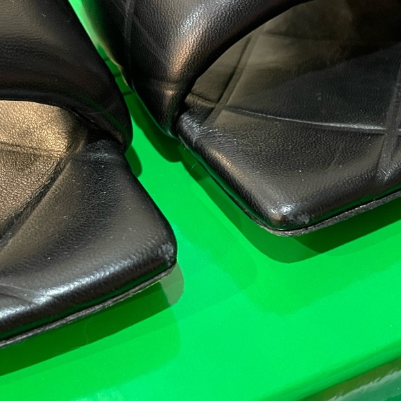 AUTHENTIC Bottega Veneta Rubber Lido Sandals 38.5 - Picture 5 of 9